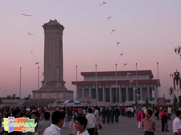 人民英雄纪念碑及毛主席纪念堂