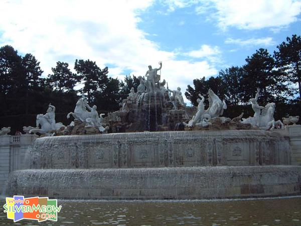 海神喷泉 Neptunbrunnen