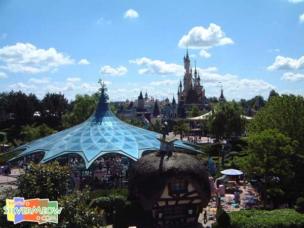 夢幻樂園 Fantasyland - 愛麗絲迷宮 Alice's Curious Labyrinth, 紅心皇后城堡 Queen of Heart's Castle