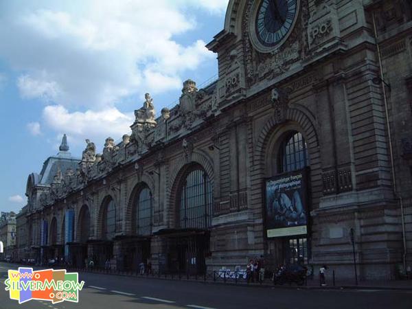 火车改建而成, 收藏大量印象派名画