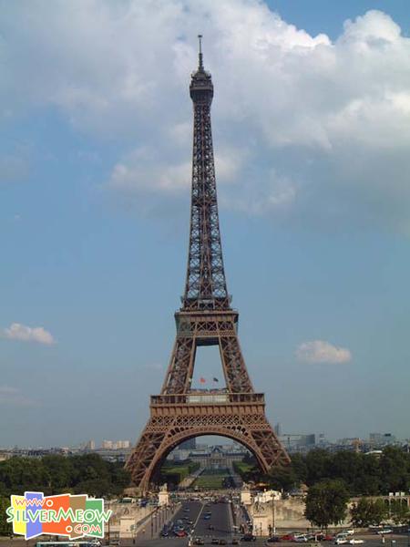 於夏佑宮 Palais de Chaillot 遠望鐵塔
