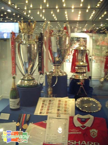 曼联球会博物馆, 1999年所赢得三冠王奖杯 (英国超级联赛冠军, 足总杯及欧冠杯)
