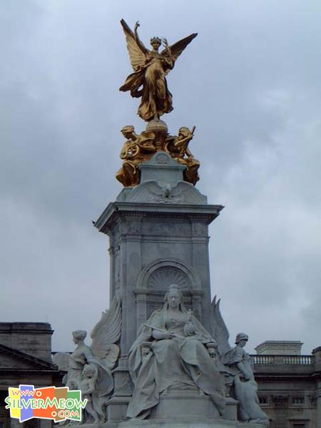 维多利亚女王像