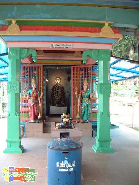 洞外印度教神庙