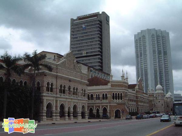 遠處為 Dayabumi Complex 達雅普美大廈